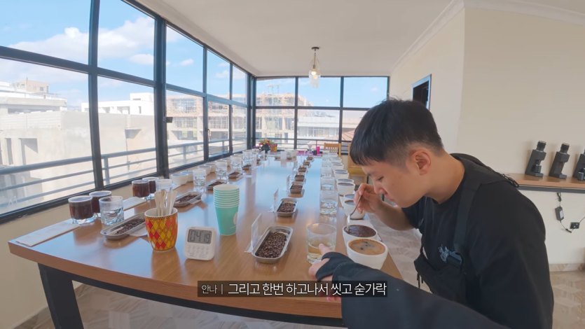 절벽 끝에 만든 세계에서 가장 위험한 교회 가보기【아프리카7】 37-53 screenshot.png