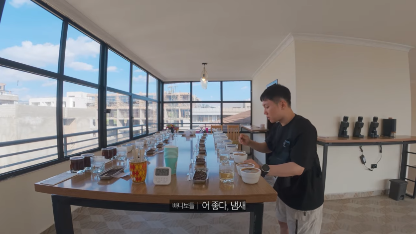 절벽 끝에 만든 세계에서 가장 위험한 교회 가보기【아프리카7】 38-4 screenshot.png